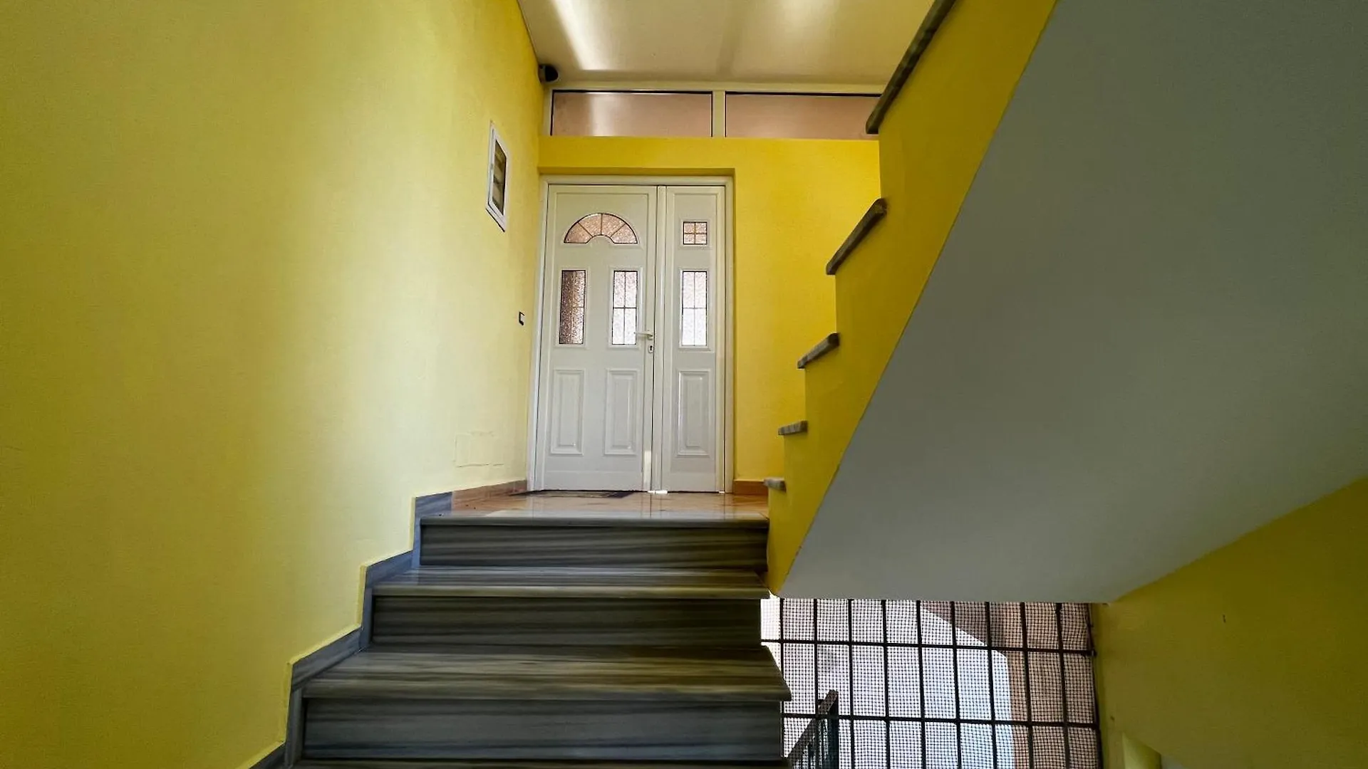 Marku Guest House Fier 0*,  Albania